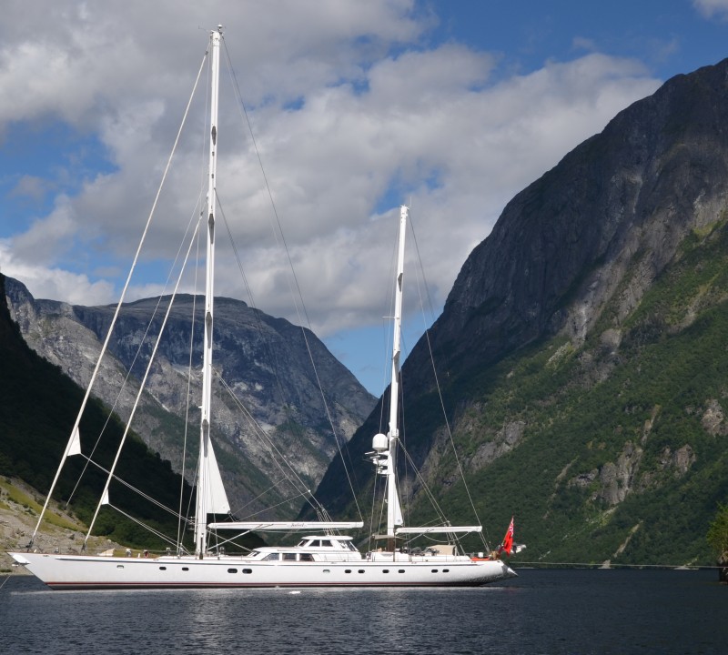 Yacht JULIET, ROYAL HUISMAN CHARTERWORLD Luxury Superyacht Charters
